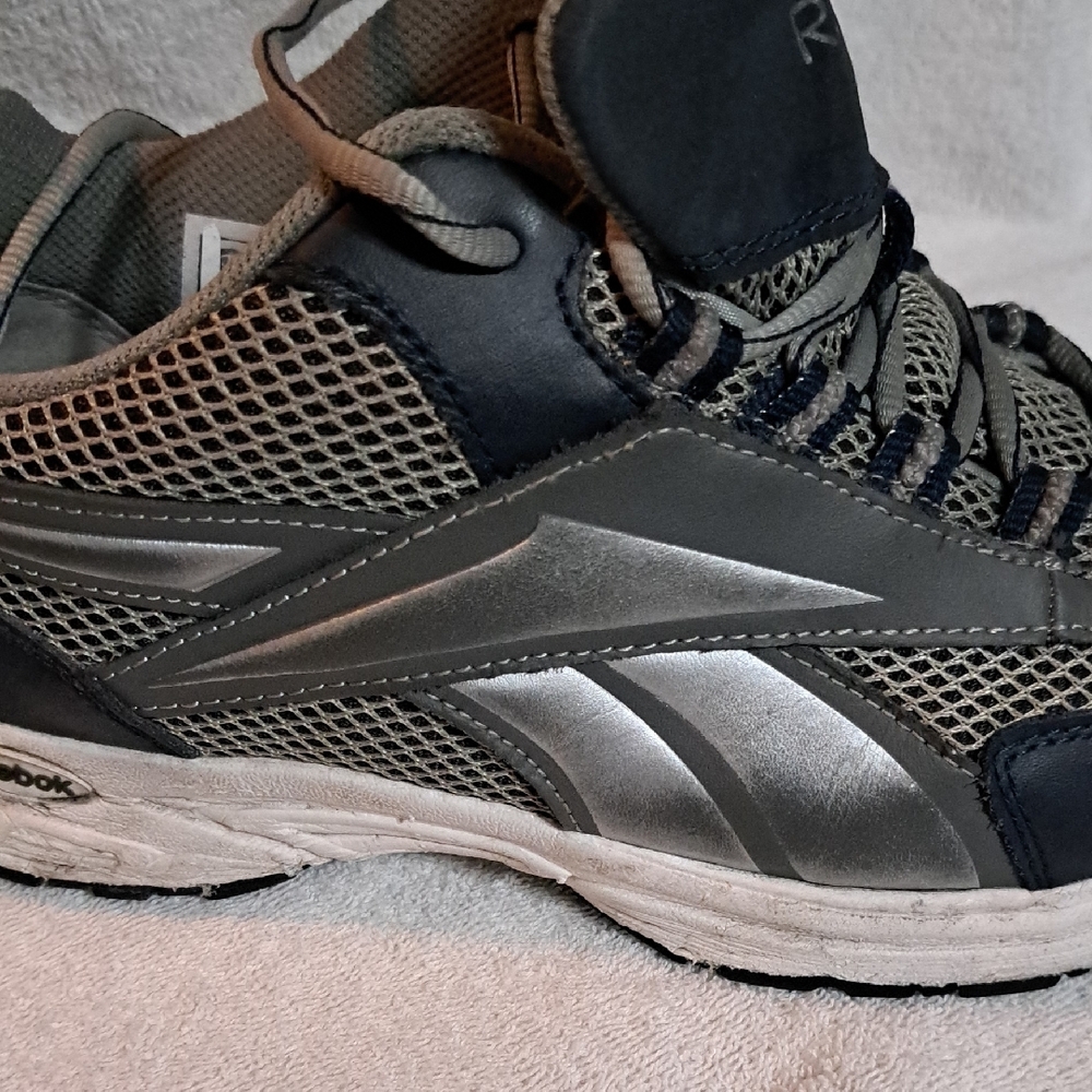 Reebok "Steel Toe" Work Shoe 9.5 - Picture 10 of 10